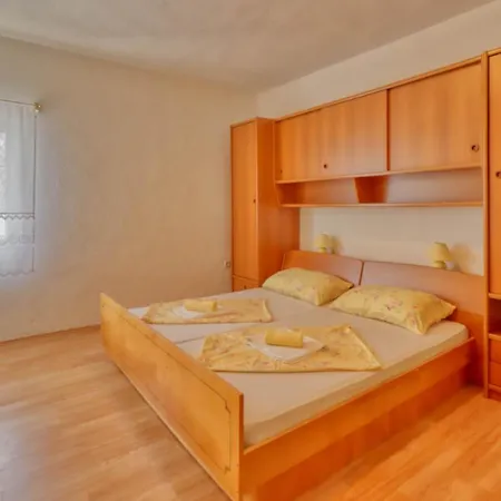 Natalija Apartamento *